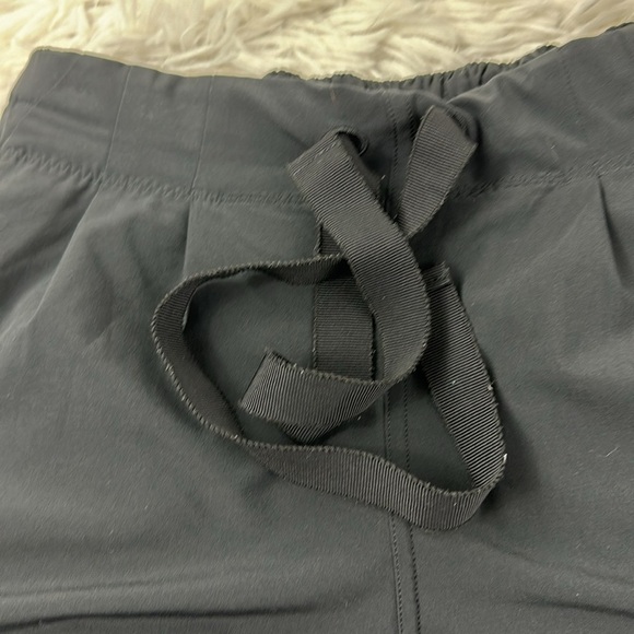 Lululemon Spring Break Away Shorts Black - Picture 2 of 5
